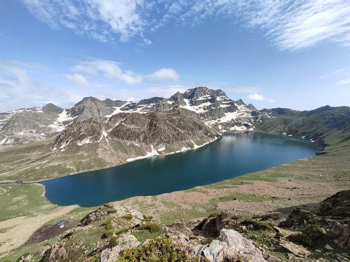  Great Mountain & Lake Trek